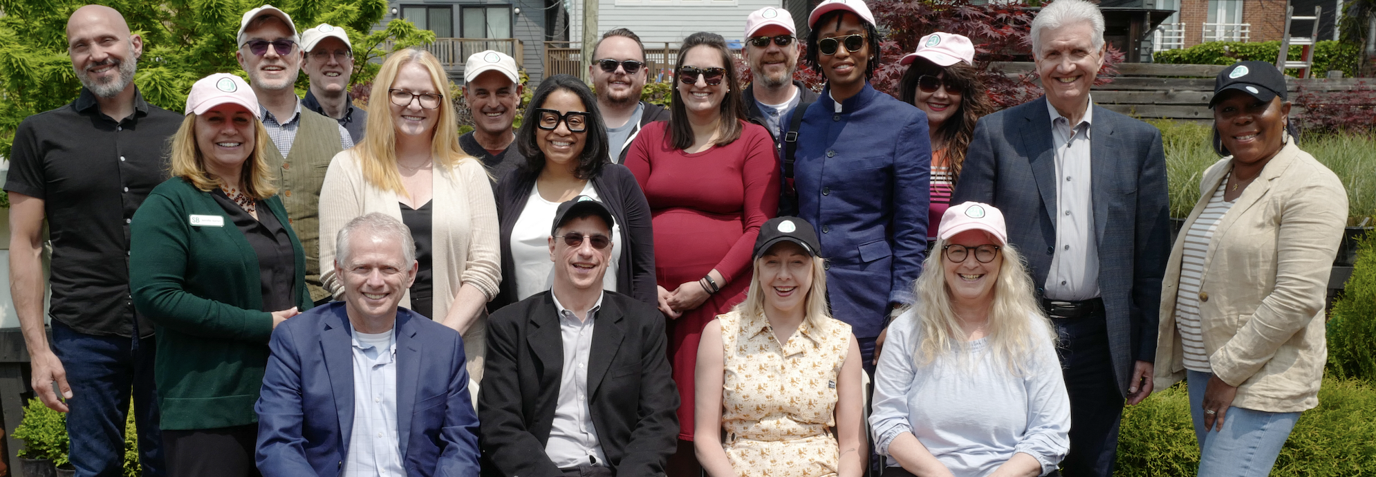 A group photo of the 21 Hats Live attendees in Chicago.